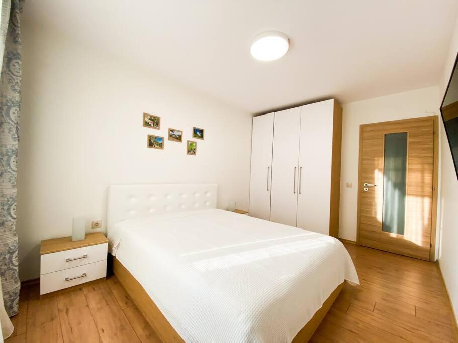 Apartemen Maryland Incl Private Parking Spot *